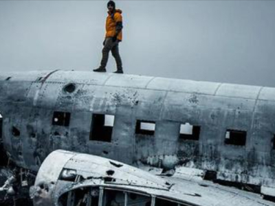 A ‘Time Traveler’ Says He Is The Only Survivor On Earth In 2028. showing videos and photos. He already has 7.7 million followers.